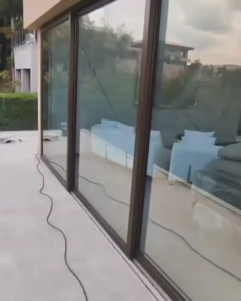 Película em portas de vidro