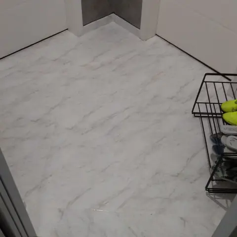 Piso vinílico em hall